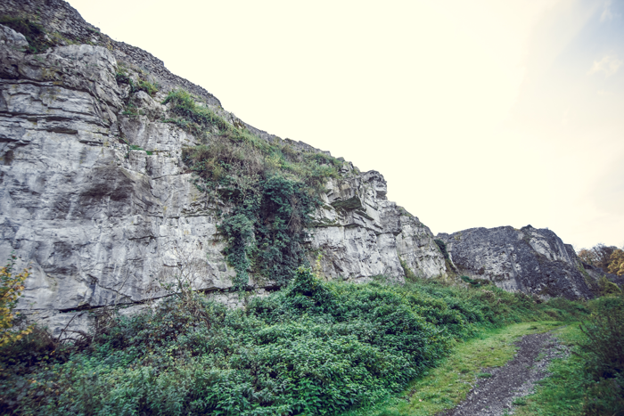 Les rochers du massif calcaire dinantien sous les murailles du château de Moha
