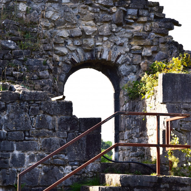 Accès à une tour au château de Moha